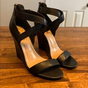 Black wedge heels